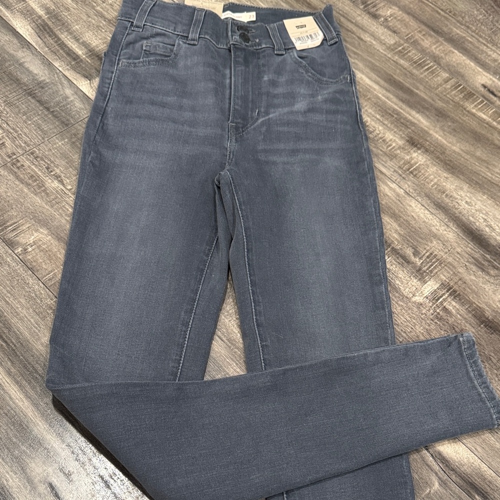 NWT Levi's Mile High Super Skinny Hyperstretch size 23